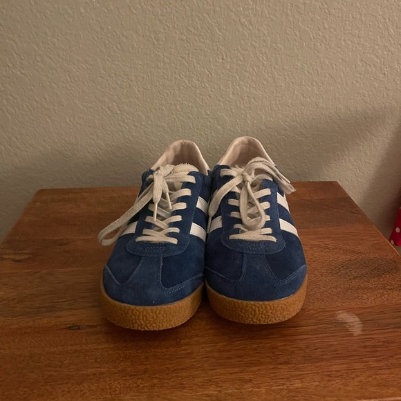 Gola Blue and White Sneakers Retro Design - Picture 3 of 4